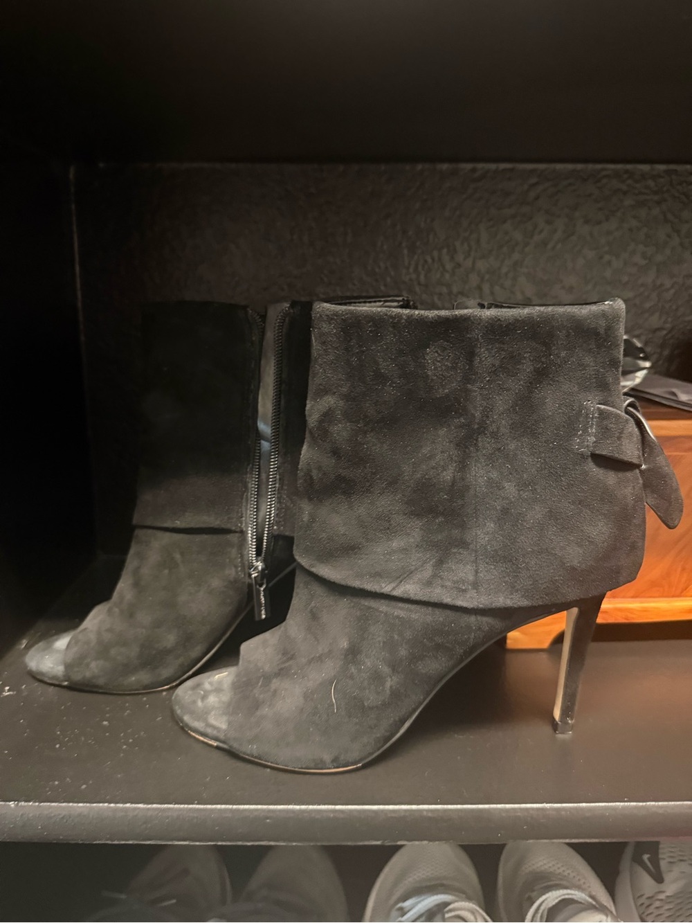 Vince Camuto Amesha Black Suede Ankle Boots – Size 7